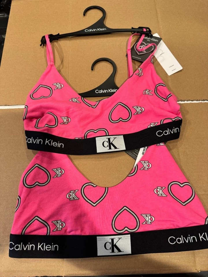 DOS (2) Bralette Calvin Klein 1996 día en V algodón elástico sin forro QF7477 NUEVO CON ETIQUETAS Foto 2 de 4