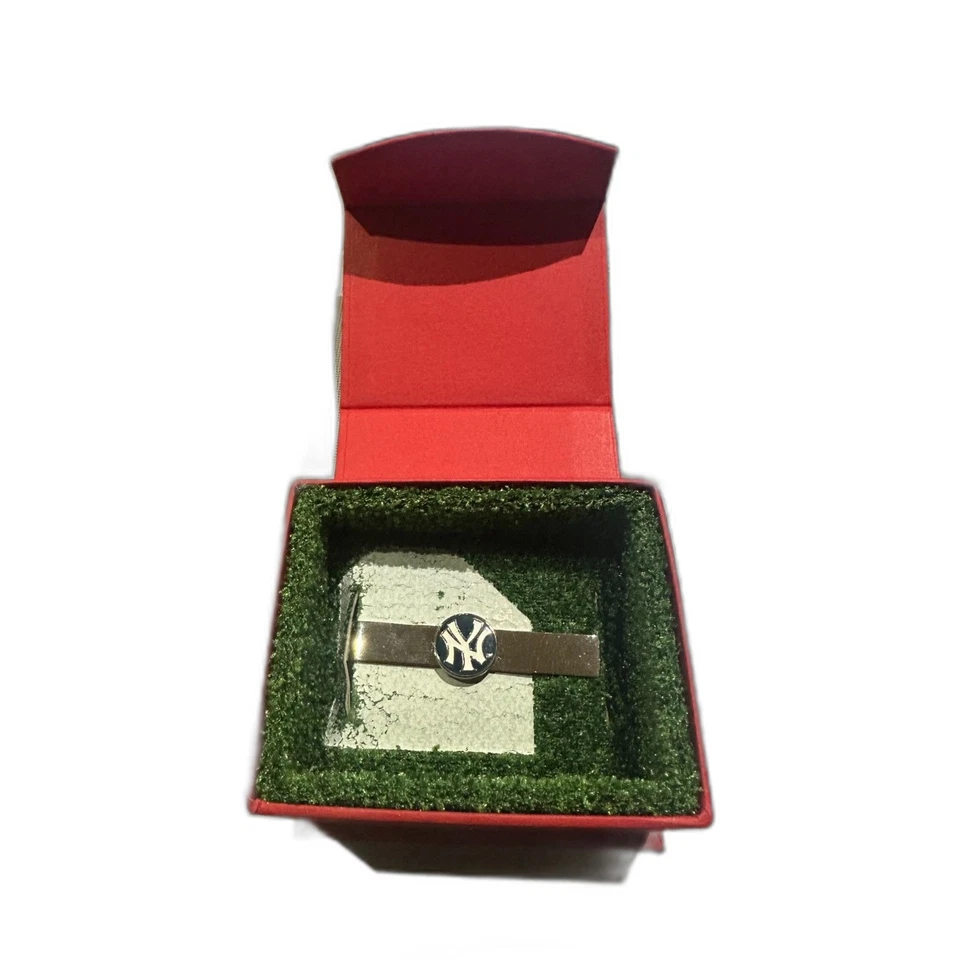 MLB New York Yankees Tie Bar - Image 3 of 4