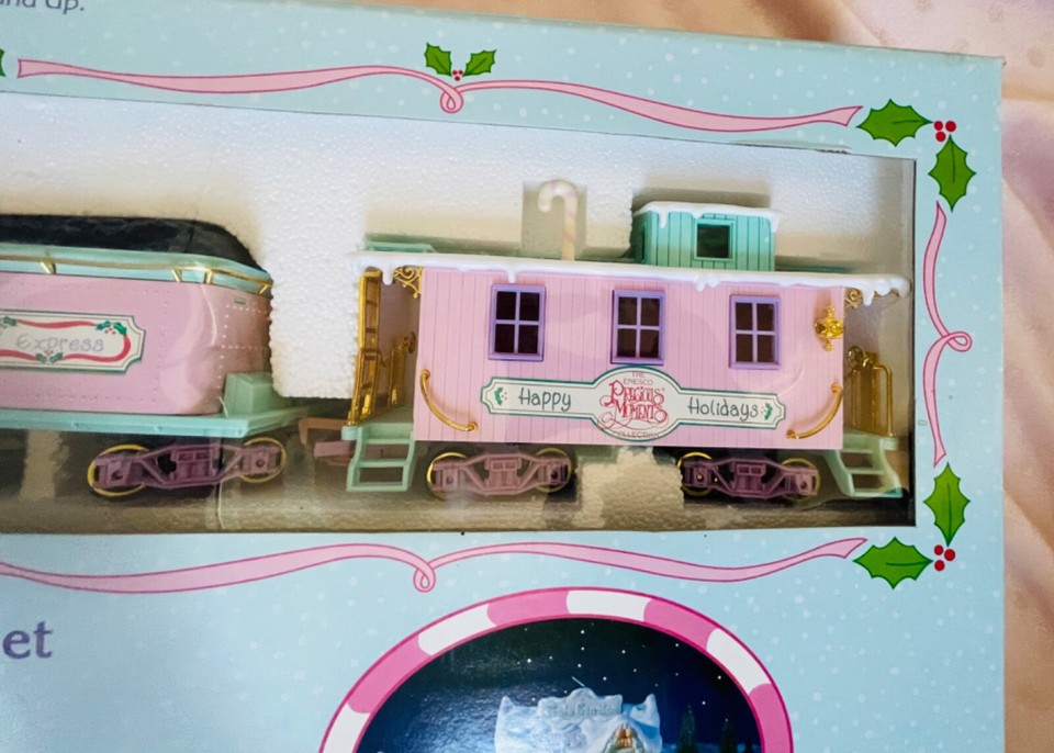 “NEW OLD STOCK” Precious Moments "The Sugar Town Express" Holiday Train