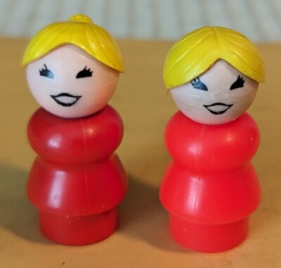***VINTAGE FISHER PRICE 2 DIFFERENT RED-BODY MOM LITTLE PEOPLE VARIATIONS***