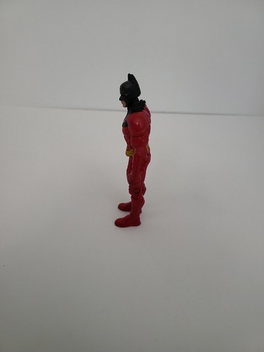 2012 DC Dark Knight Rises Red Batman Batarang Bash 4 in Figure - Picture 2 of 11
