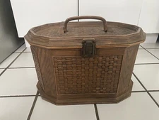 Vintage Lerner Sewing Box Faux Wood/Wicker Plastic Metal Latch & Accessory Tray