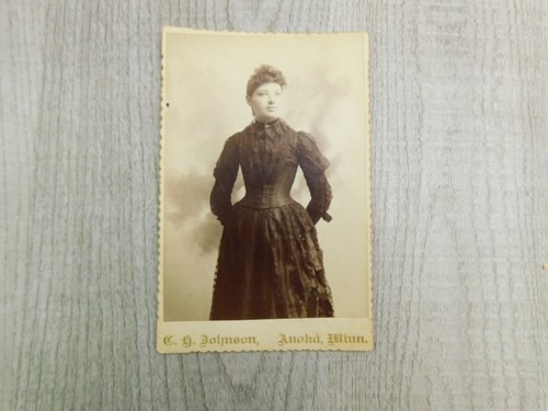 Antique Cabinet Photo EH Johnson Anoka MN Beautiful Dressed Woman VTG Photograph - Picture 3 of 6
