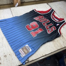 Mitchell  Ness 1995-96 Dennis Rodman Swingman Jersey, Chicago Bulls, Size M