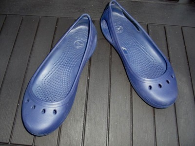 dark purple crocs