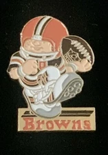 VINTAGE Huddles Football NFL Cleveland Browns Enamel Pin New Old Stock