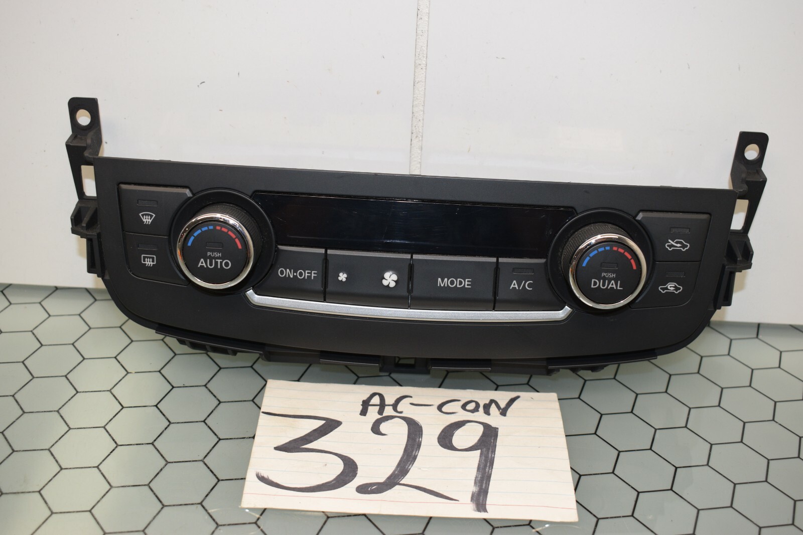16 17 18 Nissan Altima AC and Heater Control Used Stock #329-AC 