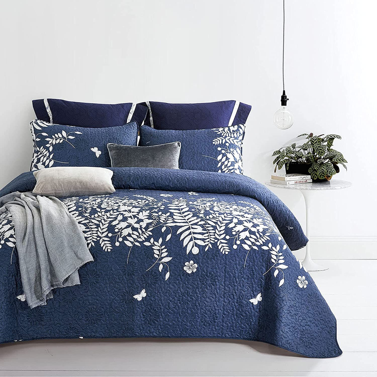Wake In Cloud - Navy Blue Quilt Set, Gray Grey Floral