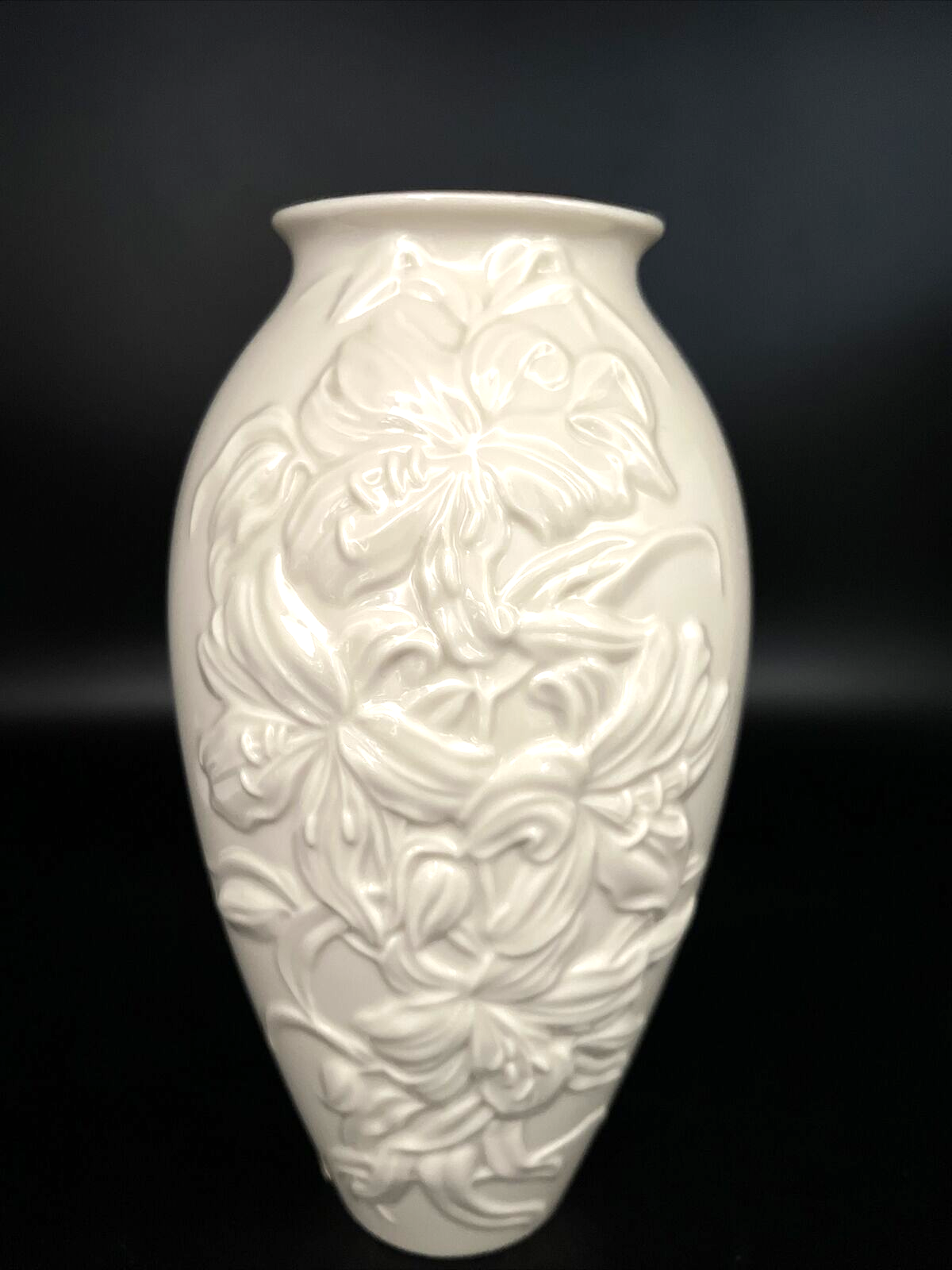 Lenox Fine Ivory Lily Embossed Vase Gold Trim 9 