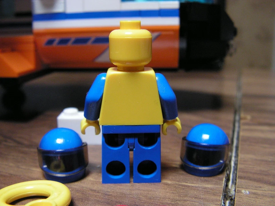 LEGO City 7738 Coast Guard Helicopter and Life Raft, photo 3 sur 5