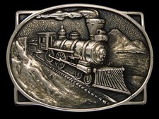 TB09125 VINTAGE 1970s  STEAM TRAIN ENGINE  RAILROAD BTS SOLID BRASS BUCKLE