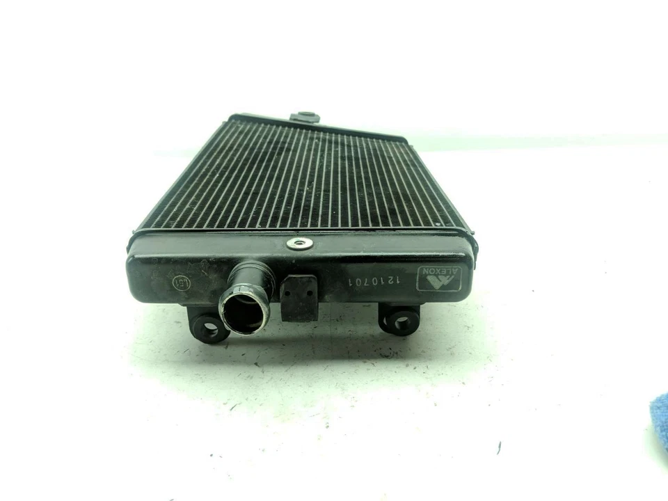 Radiador Bobber Triumph Bonneville 18 Foto 2 de 4