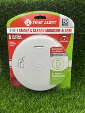 First Alert  2-IN-1 Smoke  Carbon Monoxide Alarm  New in Box Retails