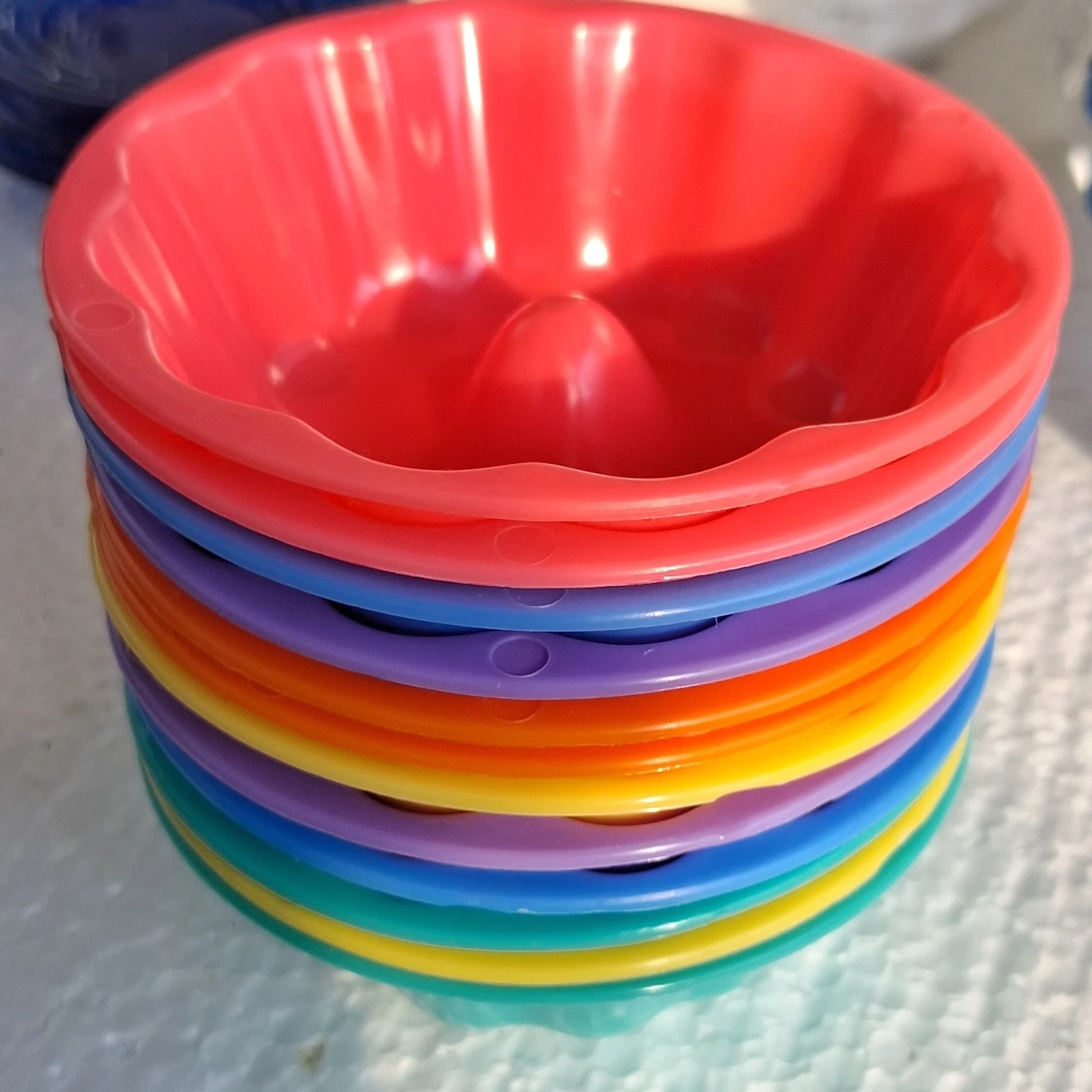 12-Pack Reusable Silicone Round Baking Molds, Multicolor Rainbow Solid