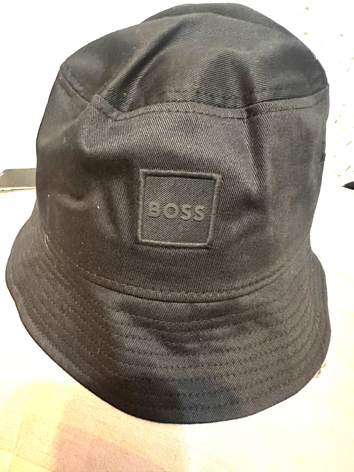 Hugo Boss Men's 50513262 Black Essential Bucket Hat $140 Authentic