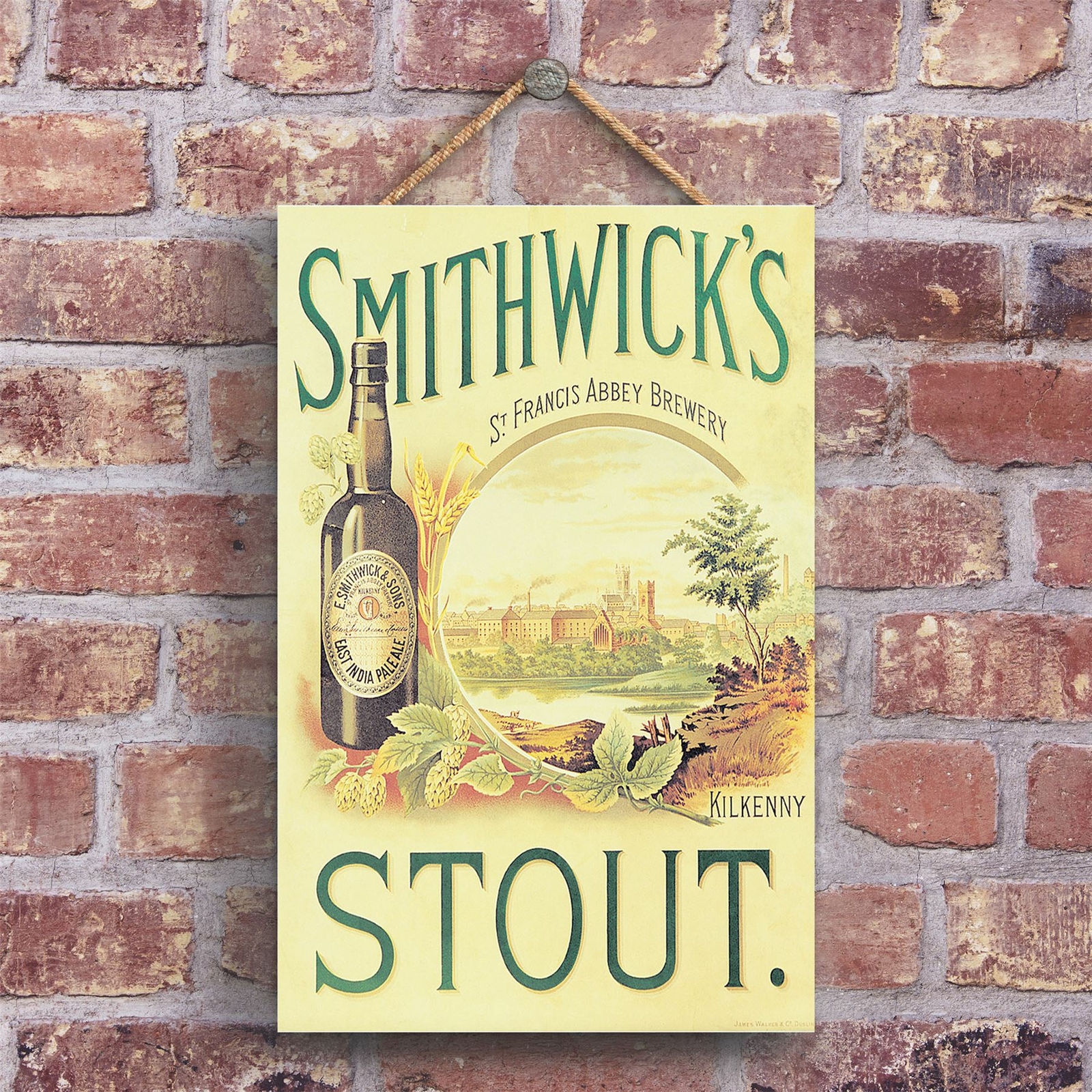 A CLASSIC SMITHWICKS STOUT RETRO STYLE VINTAGE ADVERTISEMENT ON A WOODEN PLAQUE