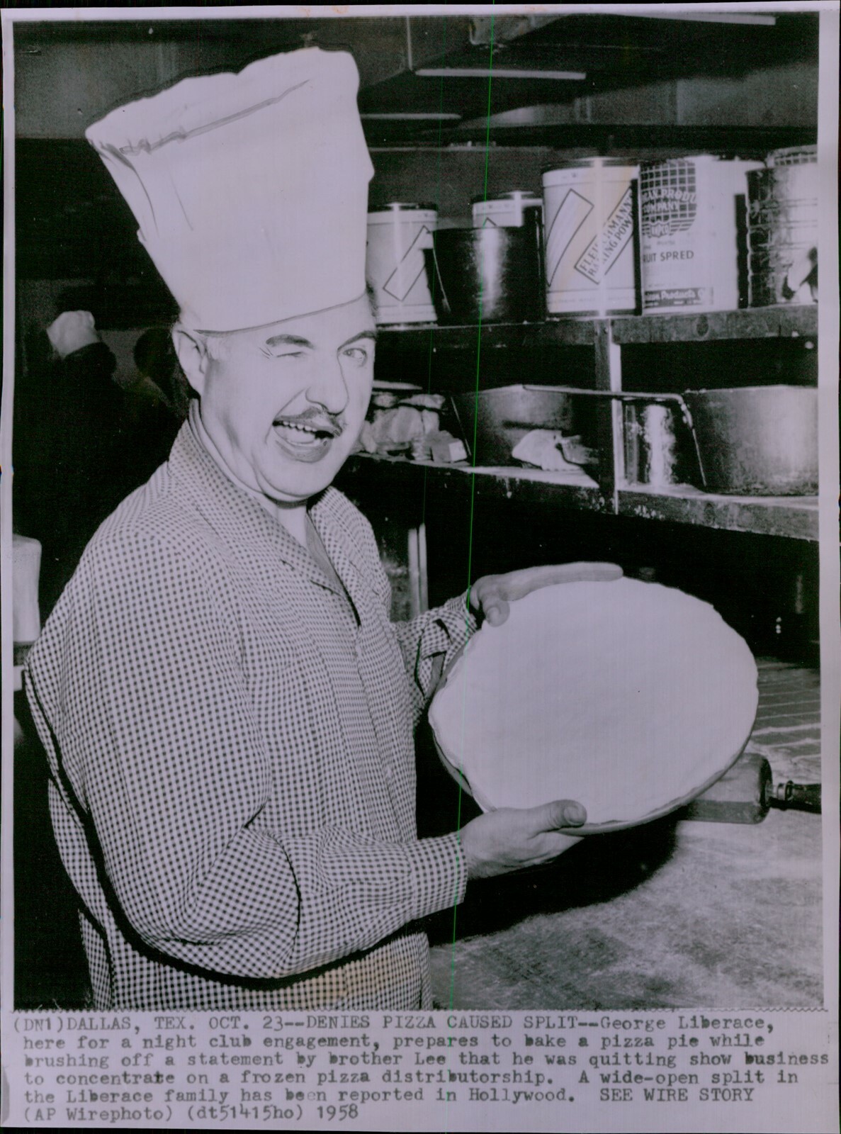 LG882 '58 Wire Photo DENIES PIZZA CAUSE SPLIT George Liberace Mr Showmanship Bro