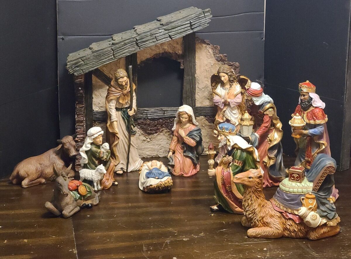LARGE 13 Piece Nativity Kirkland Signature Wood Style Creche LARGE 13 Piece Nativity Kirkland Signature Wood Style Creche