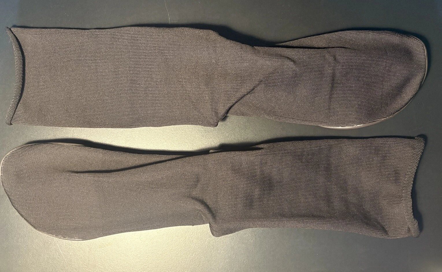 Yeezy Pods Taglia 3 (UK 10.5 12) Nuove di zecca