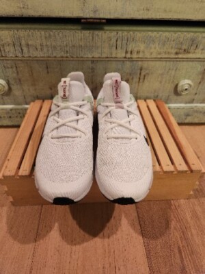 Size 8.5 - Nike Legend Essential Pistachio Iced Lilac W for sale