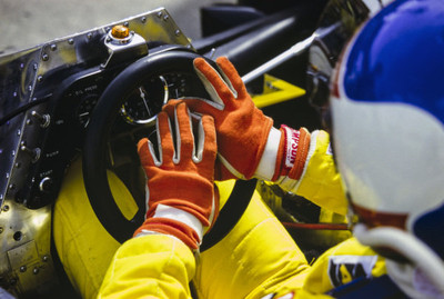 Jan Lammers attaches the steering wheel of his ATS D4 Ford 1981 F1 Old Photo