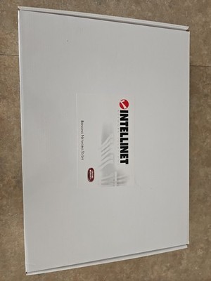 INTELLINET 502313 2.4GHz High-Gain Panel Directionnal Antenna 18dBi