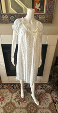 Miss Elaine Union Made Nightie VTG small Armpit To Armpit 21.5 Length 38.5