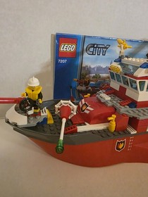 Lego 7207 City Fire Fire Boat Ship Retired 100% Complete Pre-owned No Box