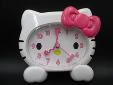 Sanrio Hello Kitty Quartz Wall Clock Pink Bow White Plastic 2010 Vintage