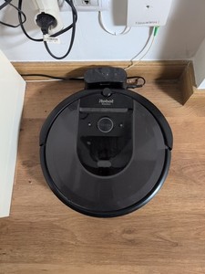 iRobot Roomba i7