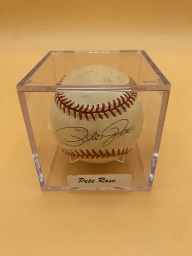 Pete Rose Autographed Rawlings Official National League Baseball w/ Display Case