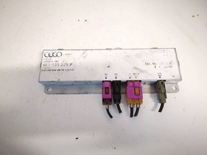 8e9035225p Antennenverstärker (Antennen Verstärker)  Audi A4 DE2628823-57