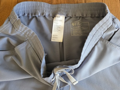 FIGS Scrub Set Technical Collection Vapor Blue Top Sz S & Bottom Size M Petite - Picture 14 of 24