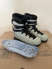 Them 908 AB Powder Skates. Size Medium. New Souls. Waxed Laces. Boot Only