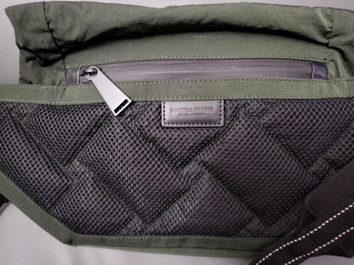 1150$ Bottega Veneta Mens Dark Green Nylon Crossbody/Waist
