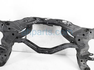 フェネル　lsr　付きパーツ 2011-2019 Ford Explorer Fwd Rear Subframe Frame Cradle Crossmember