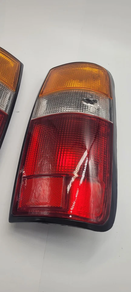 Luces traseras para Toyota Fj80 Land CruiseR Foto 3 de 4
