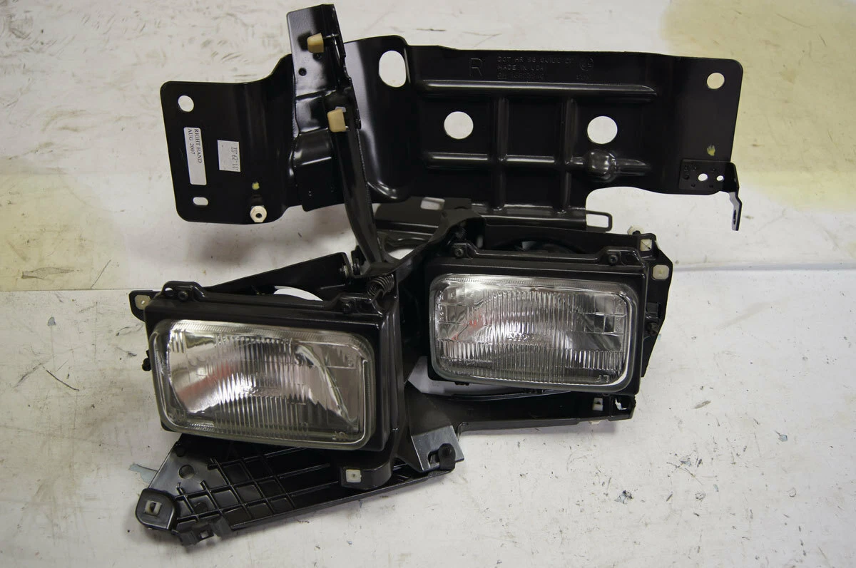 1998-2002 Pontiac Firebird Trans Am Right Headlight Assembly New  