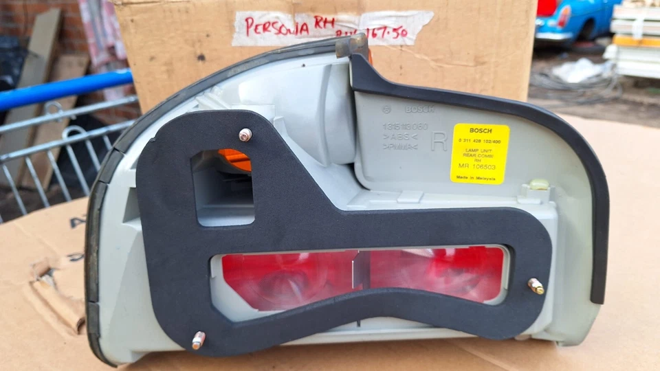 GENUINE PROTON WIRA PERSONA 1992 RIGHT O/S DRIVERS REAR LIGHT MR106503 - image 2 of 3