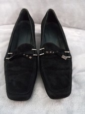 STUART WEITZMAN Women's Vintage 10 M Black Suede Kitten Heel Square Toe Pumps