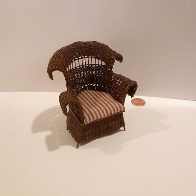 MARVIN & BARBARA TATE DOLLHOUSE MINIATURE  EXQUISTE WICKER CHAIR BY MT BT 2000