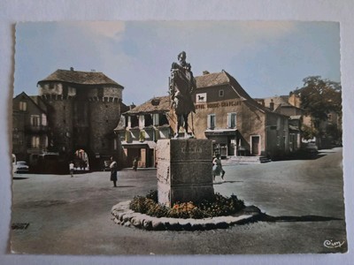 CPSM Marvejols Place et statue  dept-48