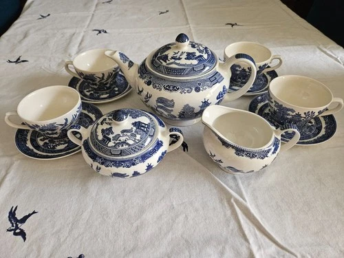 JOHNSON BROTHERS BLUE WILLOW TEA POT SET 1883 "GREEN STAMP" IMMACULATE SET FOR 4