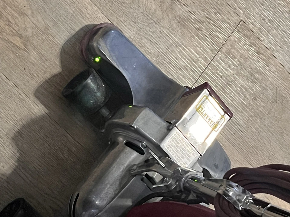 Aspiradora de calidad Royal 4000 Classic Edition vintage - roja. PROBADO funcionando. ¡Bonito! Foto 4 de 4