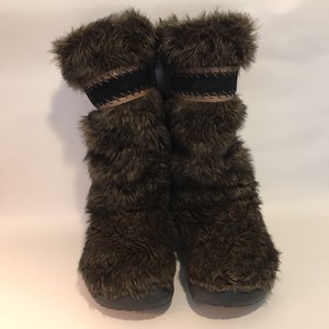 fuzzy tall boots