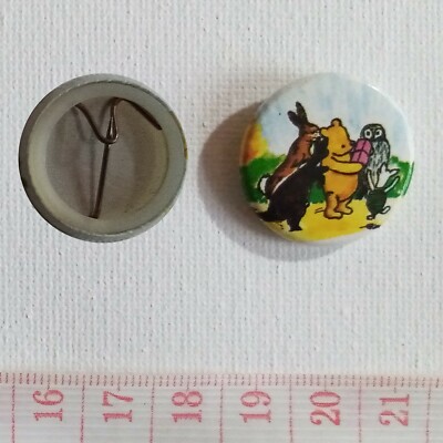 Winnie the pooh and friends 25mm Button Anstecker, E.H.Shephard, 80er Jahre, gebraucht, 