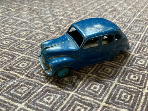Vintage Dinky Toys #152 Austin Devon