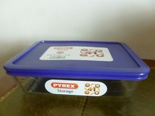 NEUF  PLAT AVEC COUVERCLE RECTANGULAIRE PYREX 1,5 L
