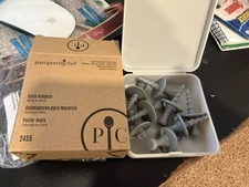 New Pampered Chef Gray CORN On The COB HOLDERS #2455 & Storage Box Case