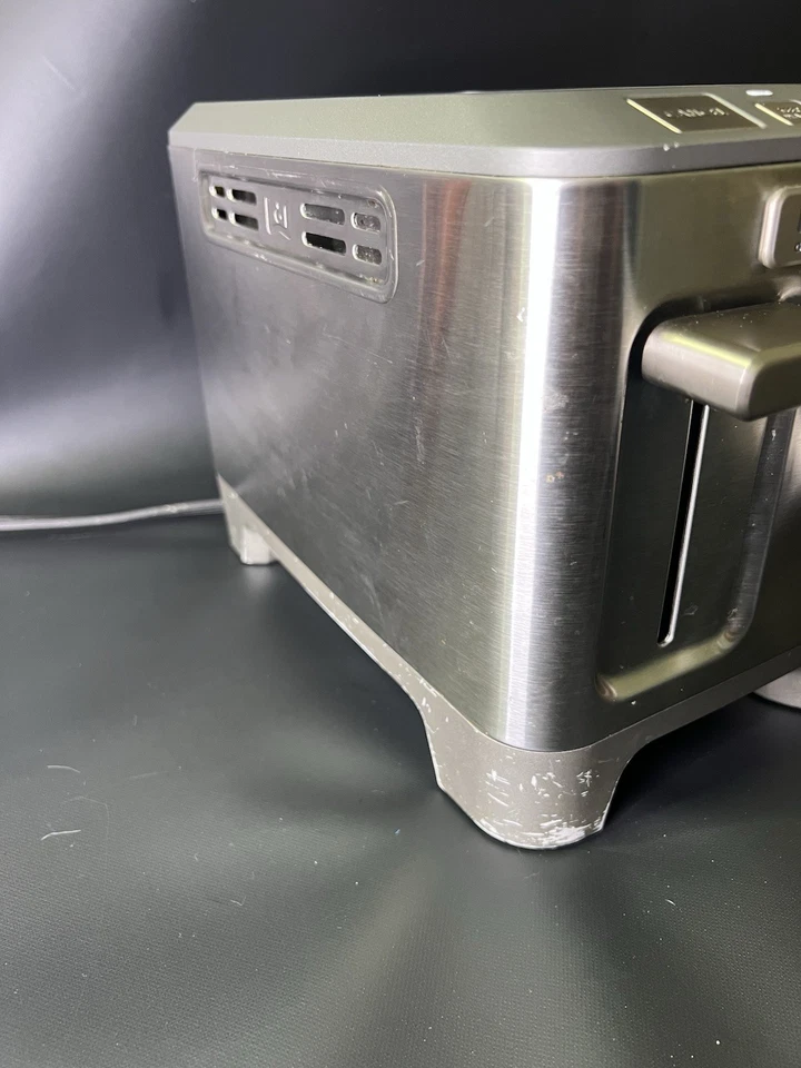 Wolf Gourmet 2-Slice Extra-wide Slot Toaster Stainless Steel WGTR122S - Image 4 of 4